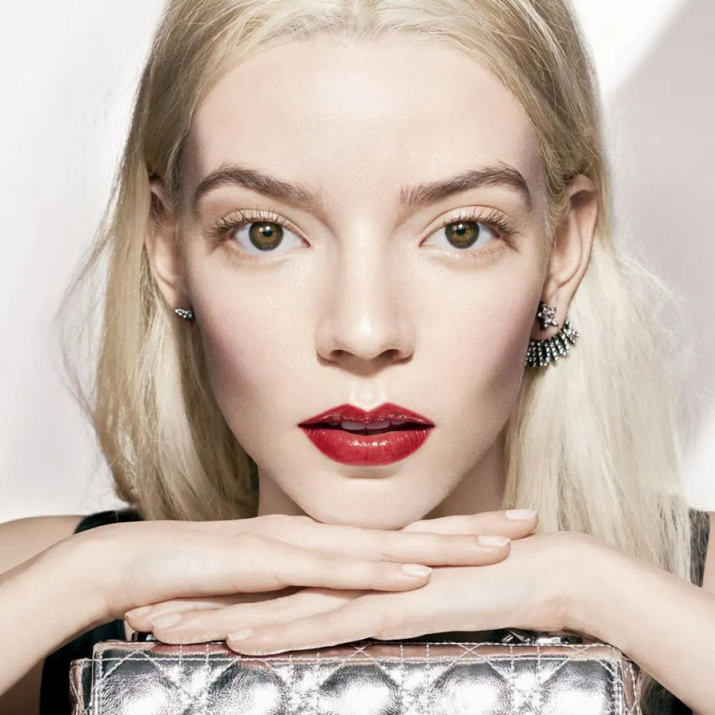 DIOR Addict - Shine Lipstick - 90% Natural Origin - Refillable< Læbestift