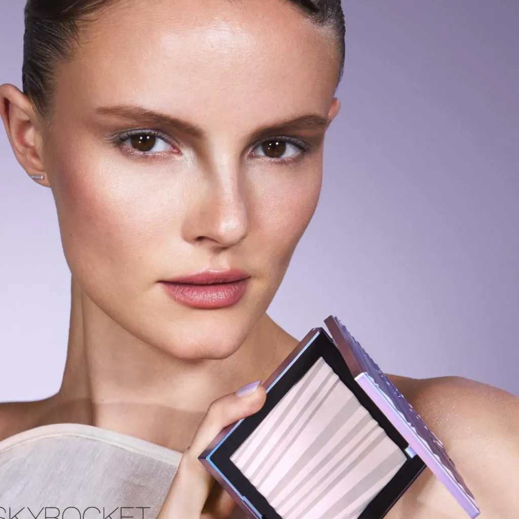 NARS Highlight & Contour>Aura Illuminating Face & Body Powder
