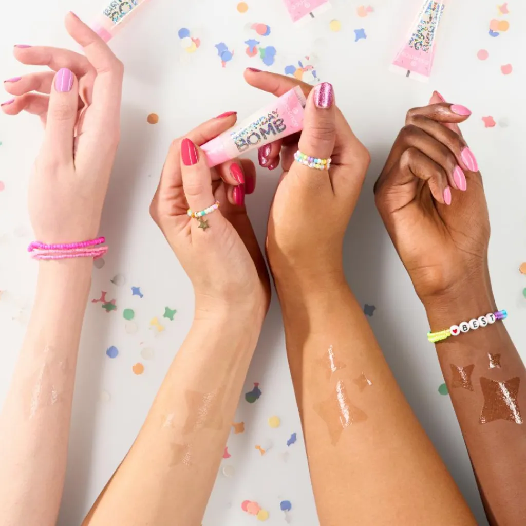 Essence Lipgloss<Birthday Bomb Shiny Lipgloss