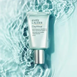 Estée Lauder DayWear Sheer Tint Moisturizer SPF 15< Rejsestørrelser