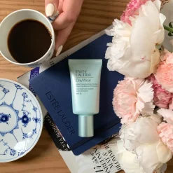 Estée Lauder DayWear Sheer Tint Moisturizer SPF 15< Dagcreme