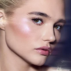 Fenty Beauty Diamond Bomb All Over Diamond Veil< Highlight & Contour