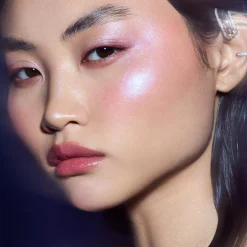 Fenty Beauty Diamond Bomb All Over Diamond Veil< Highlight & Contour