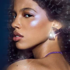 Fenty Beauty Diamond Bomb All Over Diamond Veil< Highlight & Contour