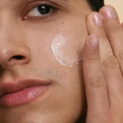 Estée Lauder Double Wear Smooth and Blur Primer< Primer