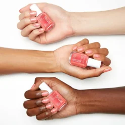 essie Neglelak<nail art studio