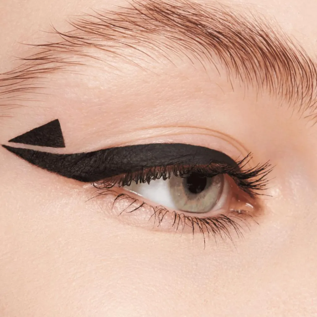 Essence Eyeliner>24Ever Ink Liner