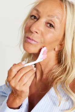 Active by Charlotte Ansigtsbehandling<Faceroller