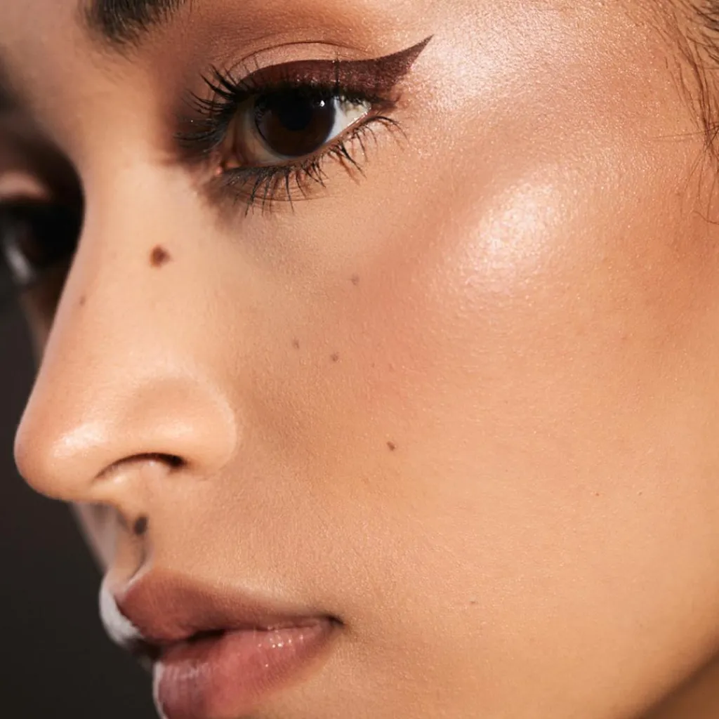 Fenty Beauty Flyliner Longwear Liquid Eyeliner< Eyeliner