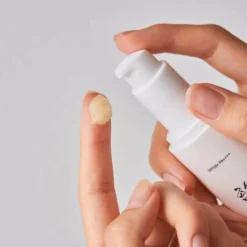 Beauty of Joseon Ginseng Moist Sun Serum SPF50+ PA++++< Solcreme