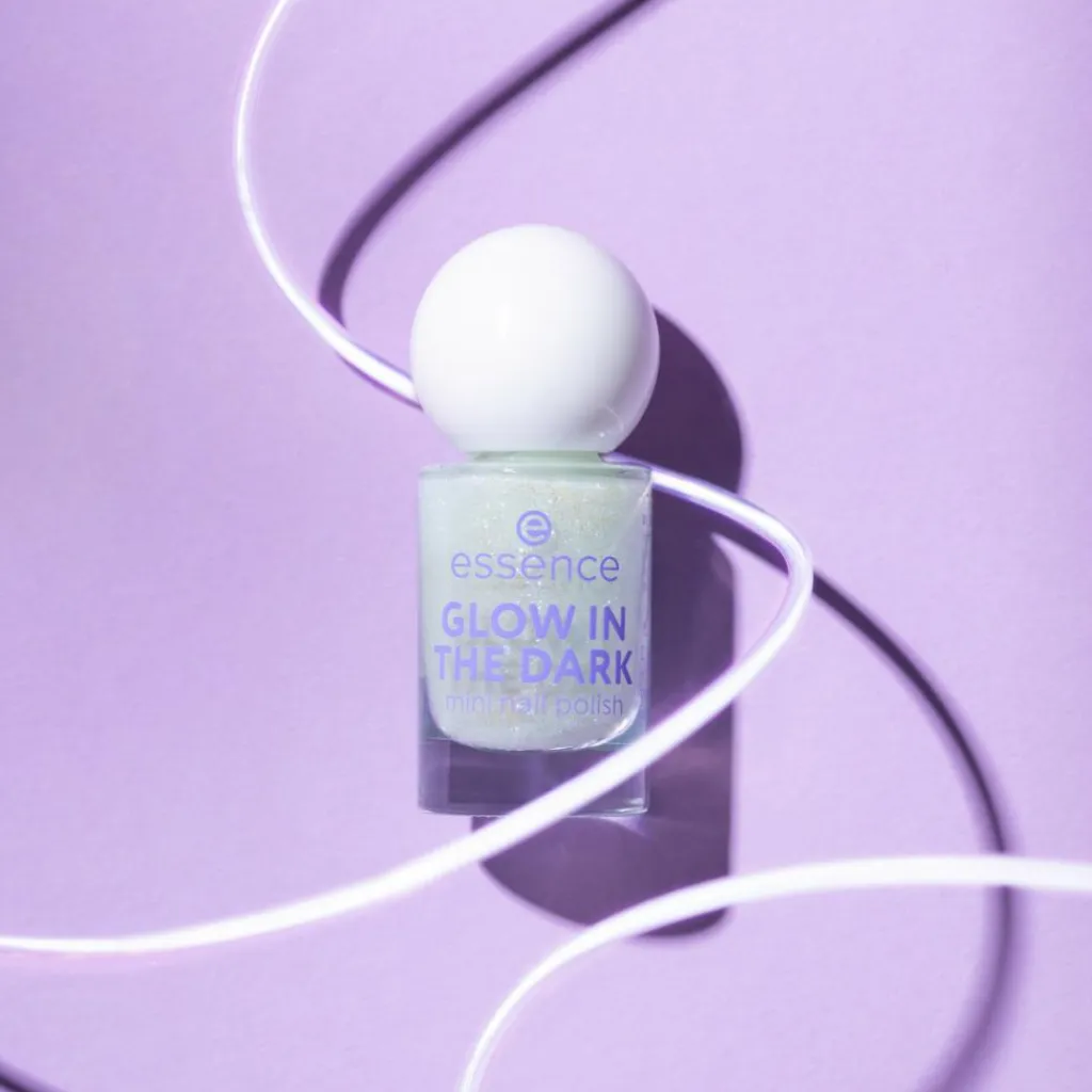 Essence Glow In The Dark Mini Nail Polish< Neglelak|Mini Makeup