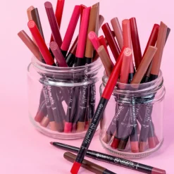 Essence 8H Matte Comfort Lipliner< Lipliner