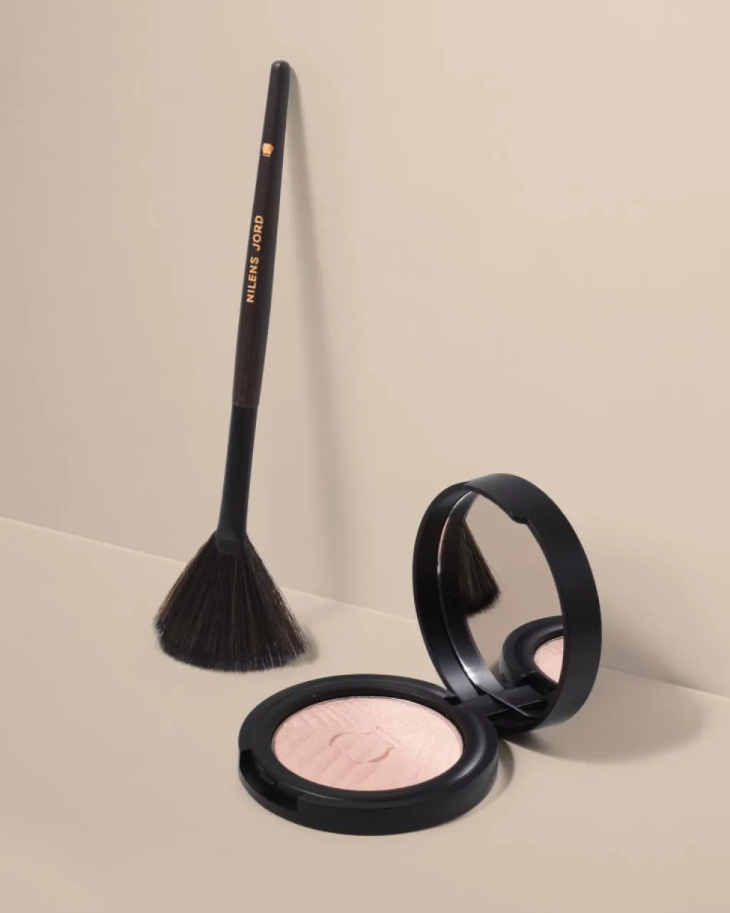 Nilens Jord Highlight & Contour<Highlighter