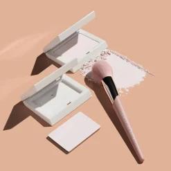 Fenty Beauty Pudder<Invisimatte Instant Setting + Blotting Powder