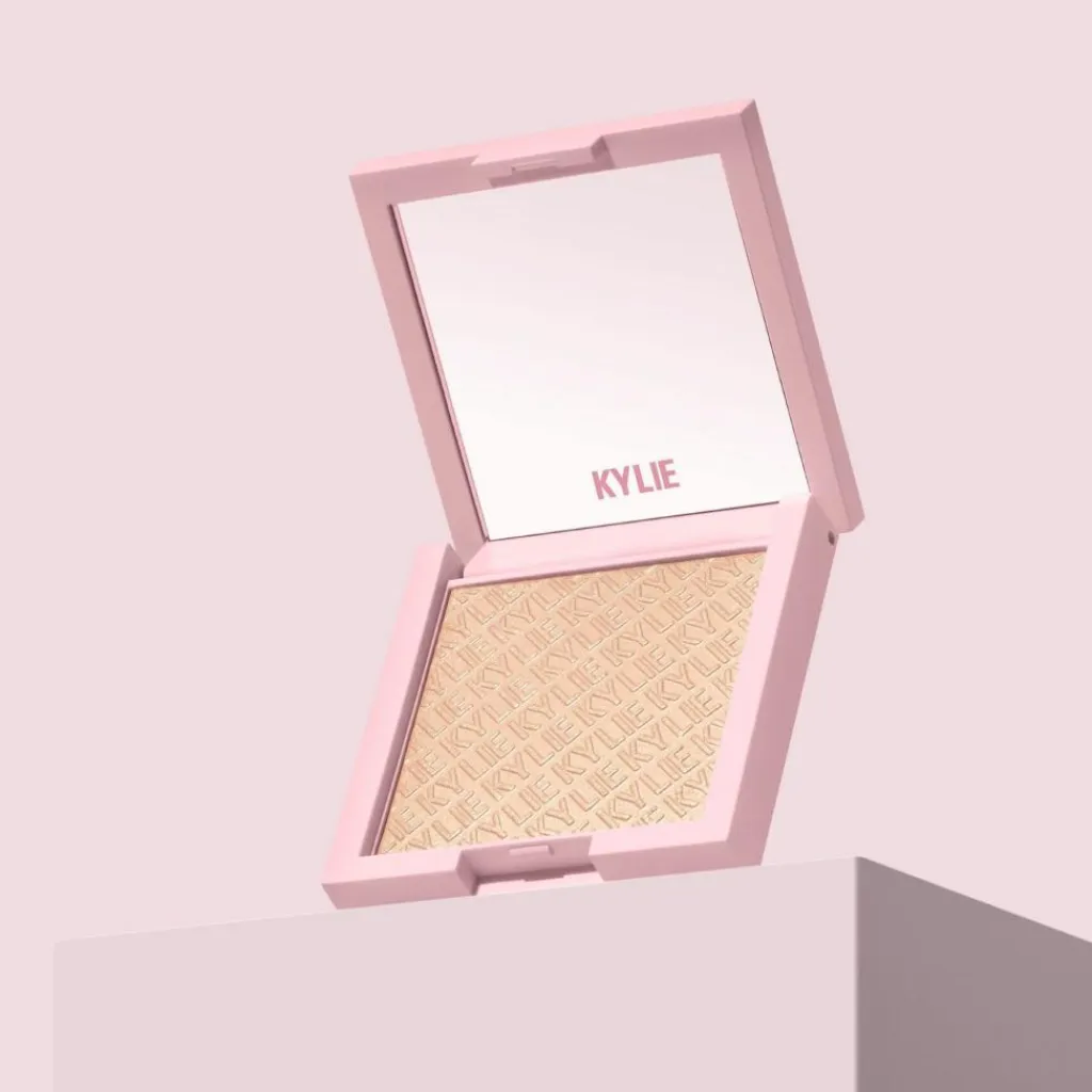 Kylie Cosmetics Highlight & Contour<Kylighter Illuminating Powder