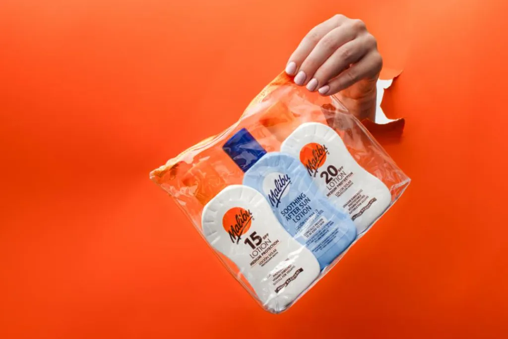 Malibu Sun Travel Essentials with Medium Suncream Protection and Soothing A< Rejsestørrelser