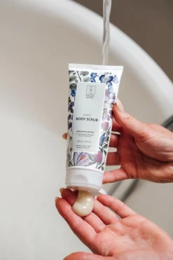 Raunsborg Nordic Body Scrub< Scrub & Exfoliering