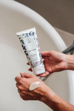 Raunsborg Nordic Body Scrub< Scrub & Exfoliering