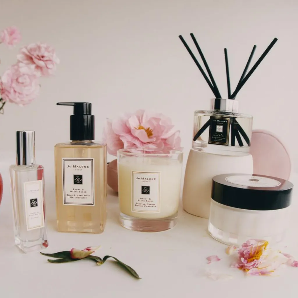 Jo Malone London Lys & Lamper>Peony & Blush Suede Scented Classic Candle