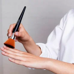 MARC INBANE Powder Brush< Selvbrunere