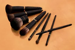 Youngblood Powder Buffing YB6 Luxe Makeup Brush< Pudderbørster|Foundationbørster
