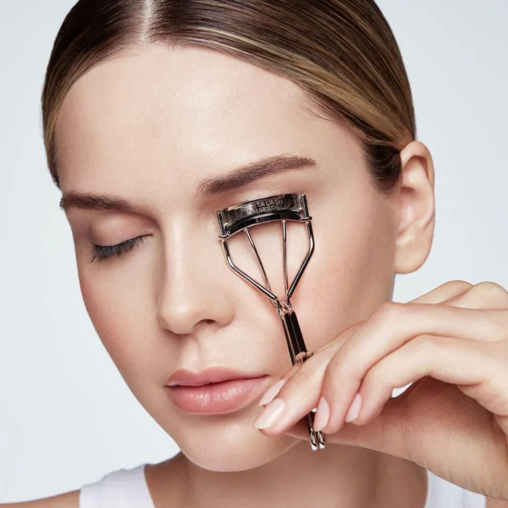 RevitaLash Signature Eyelash Curler< Øjenvippebukkere|Øjenvipper