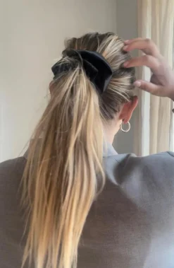 Mellow Mind Silke Scrunchie 02< Hårpynt