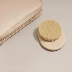 NUORI Smoothing Body Brush< Badetilbehør