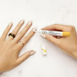 CND SolarOil Nail & Cuticle Pen< Neglepleje