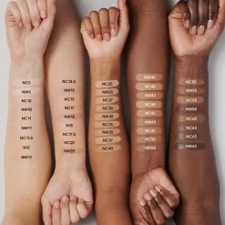 MAC Studio Radiance 24Hr Luminous Lift Concealer< Concealer
