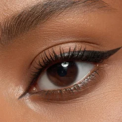 Essence Super Fine Liner Pen< Eyeliner