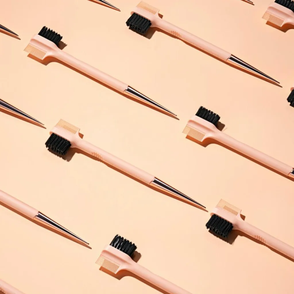Fenty Beauty The Sidestick Edge Tool< Hårbørster