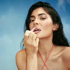 Kylie Cosmetics Tinted Butter Balm< Læbestift