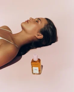 Flora Danica Turn The Page Eau de Parfum< Til Hende